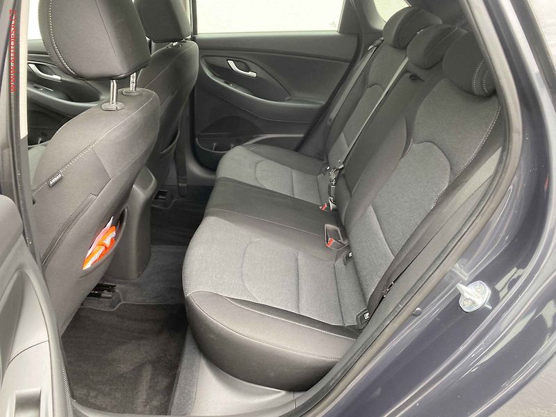 Hyundai i30 (2022) 1.0 T-GDi, ČR, servis.kniha - fotka 10 z 19