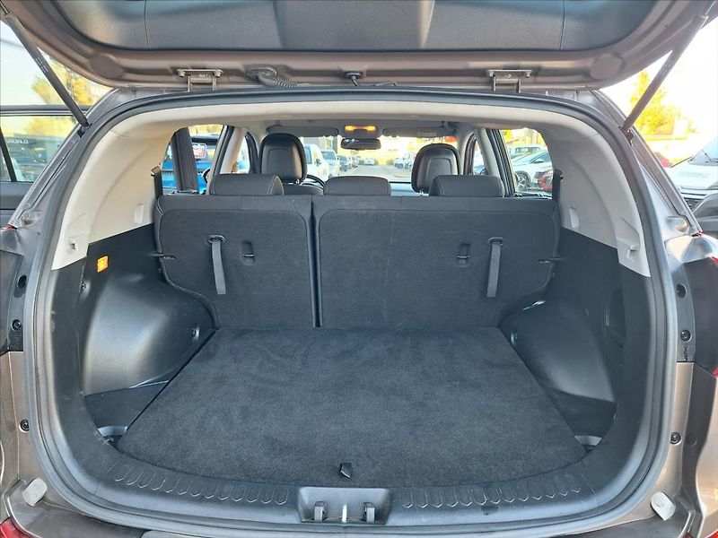 Kia Sportage 2,0 CRDI  Comfort Plus 4X4 CZ - fotka 8 z 15