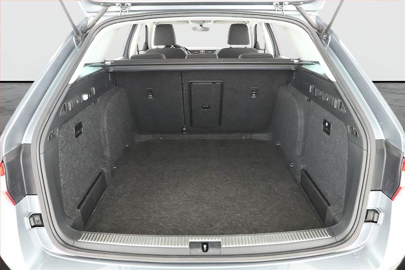 Škoda Superb (2019) Style 2.0 TSI, Automat - fotka 11 z 17