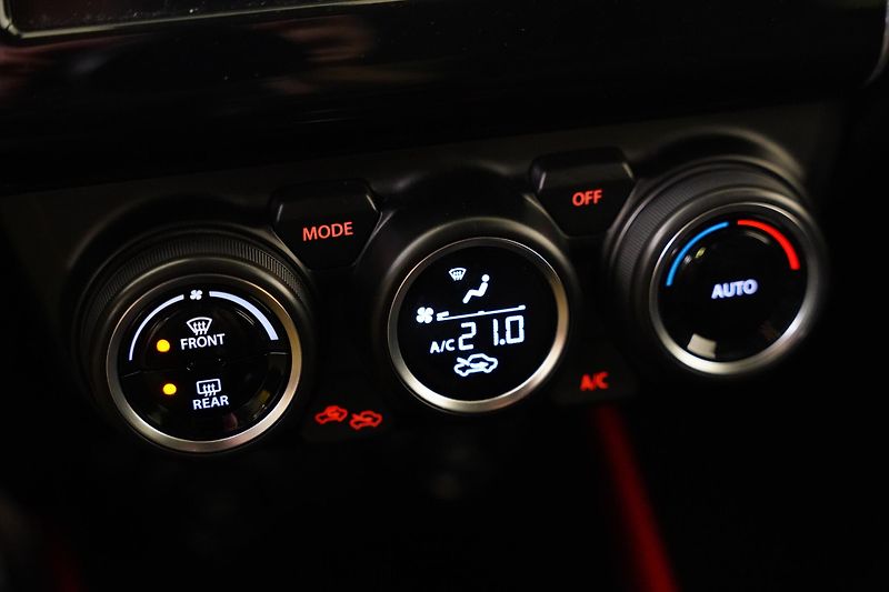 Suzuki Swift - fotka 19 z 23