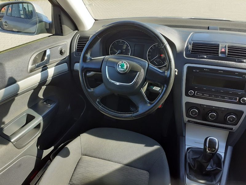 Škoda Octavia (2013) KOMBI 1.4 TSI AMBIENTE - fotka 8 z 27