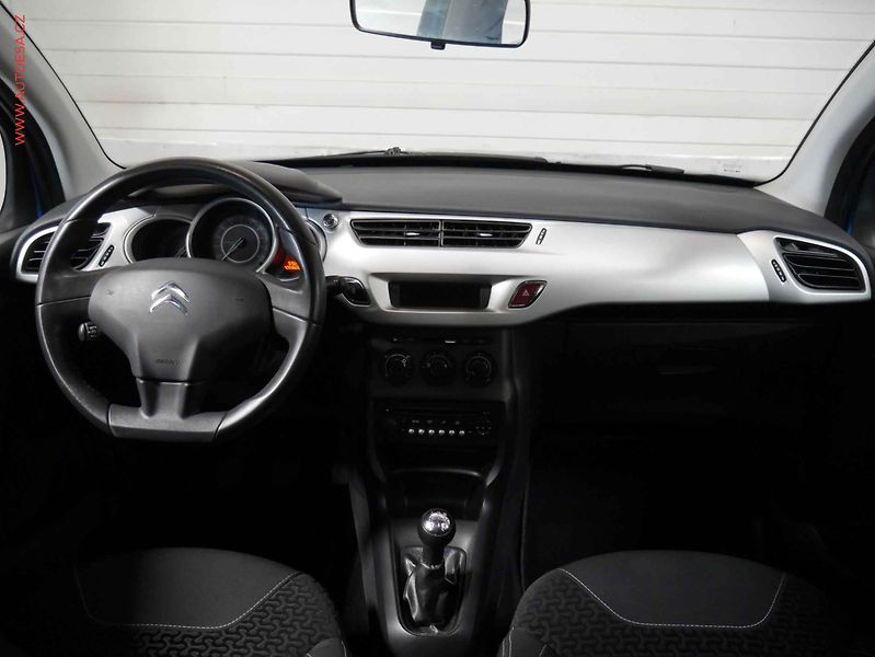 Citroën C3 (2011) 1.4i, ČR, AC - fotka 8 z 17