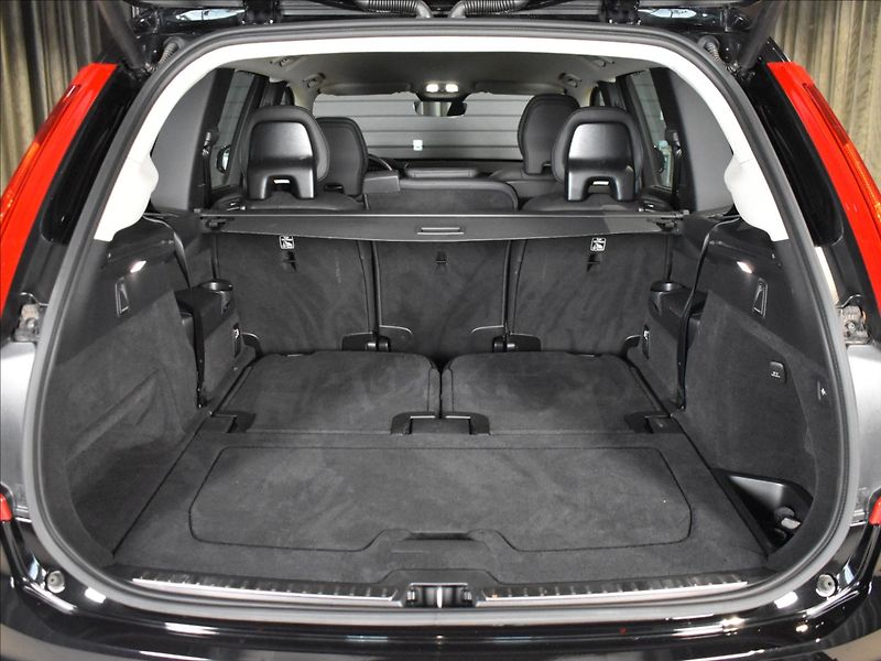 Volvo XC90 2,0 B5 AWD Plus - fotka 8 z 24