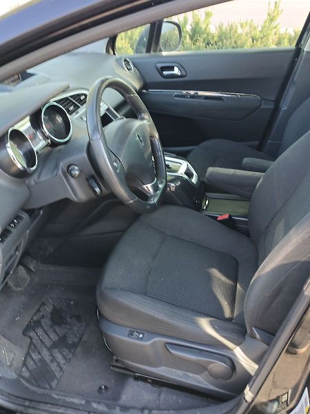 Peugeot 5008 2.0 HDi Automat 7 Míst Panoram - fotka 11 z 14