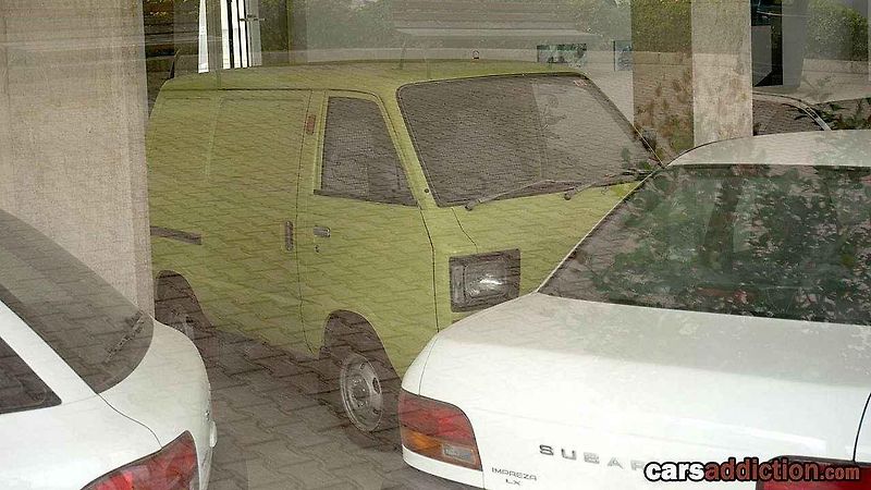 Vozy stojí uvnitř showroomu již přes 25 let.