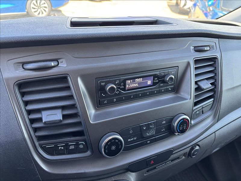 Ford Transit Custom 2,0 EcoBlue 79kW KombiVan L1 - fotka 25 z 27