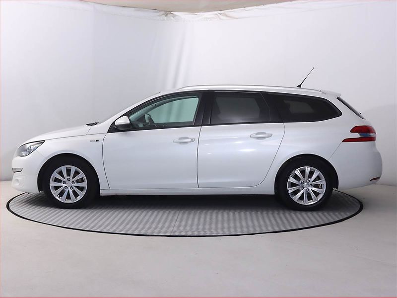 Peugeot 308 (2016) Style 1.6 BlueHDi, Serv.kniha - fotka 3 z 20