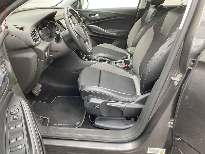 Opel Grandland X (2020) 1.5 CDTi, Innovation, AT - fotka 9 z 19