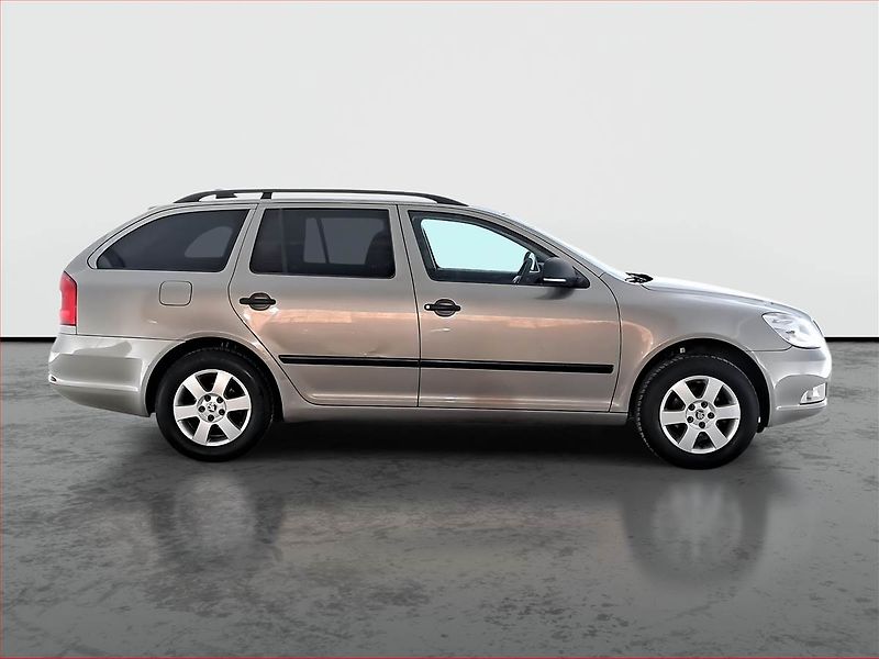 Škoda Octavia (2009) 1.4 TSI, Park. senzory - fotka 6 z 16