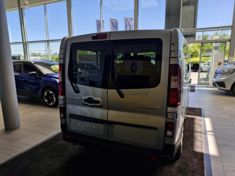 Renault Trafic (2026) L2 Equilibre 150k 8míst - fotka 5 z 19