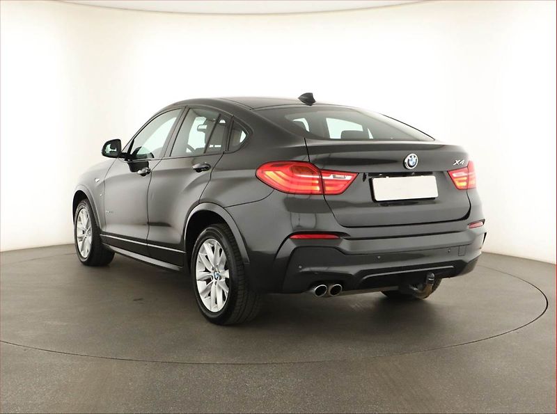 BMW X4 (2018) xDrive30d - fotka 4 z 22