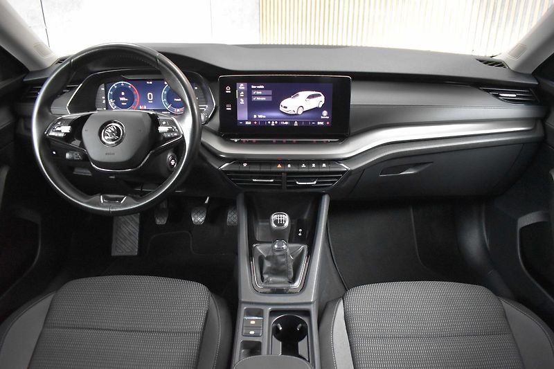 Škoda Octavia 2.0TDi*AMBITION*DPH*SERVIS - fotka 7 z 42