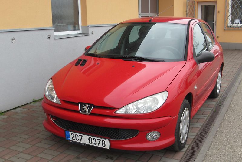 Peugeot 206 1.4i POJÍZDNÉ - NA OPRAVU - fotka 7 z 15