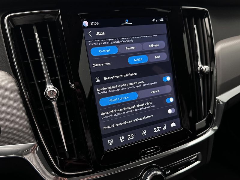 Volvo V90 CC B4 AWD PLUS CZ REZERVACE - fotka 35 z 51