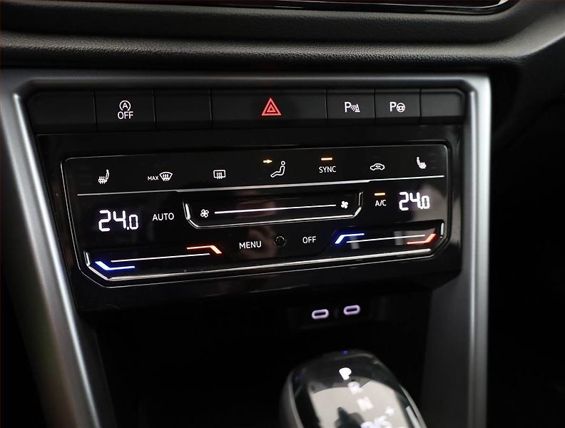Volkswagen T-Roc (2022) 1.5 TSI - fotka 10 z 16