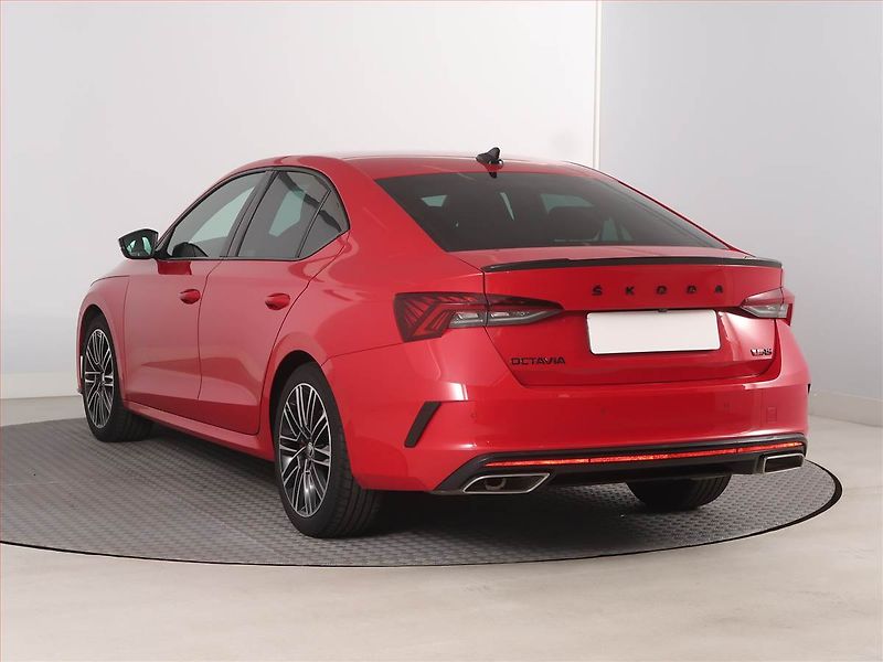 Škoda Octavia (2021) RS 2.0 TSI - fotka 4 z 20