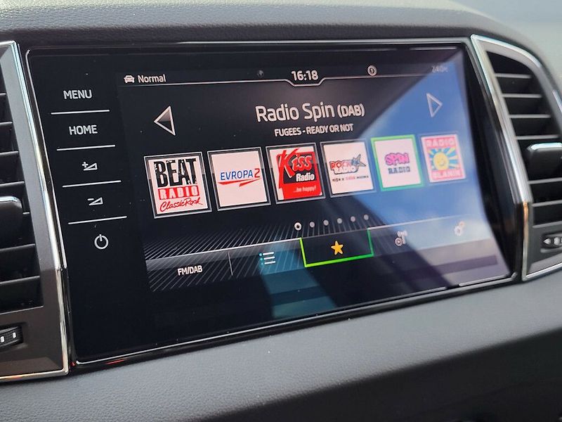 Škoda Karoq Dynamic 1,5TSI 110kW - fotka 20 z 32