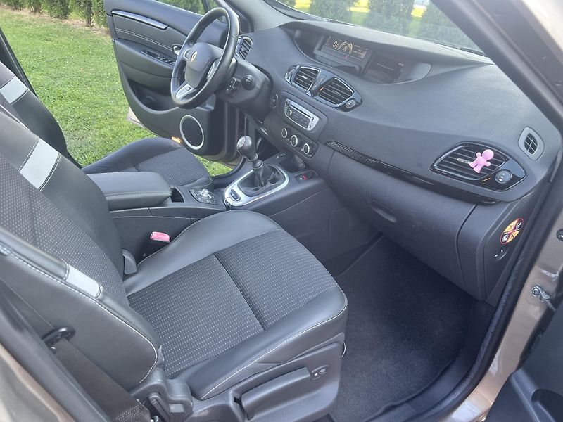 Renault Scénic 1.2TCE 85KW,KůŽE,NAVI,2xKOLA - fotka 21 z 44