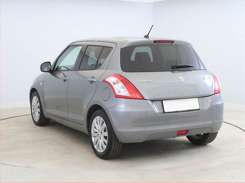 Suzuki Swift (2013) 1.2, Tempomat, Vyhř. sedaček - fotka 4 z 15
