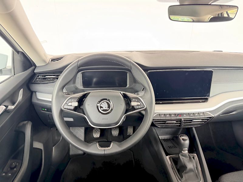 Škoda Octavia (2024) Selection Combi 1.5 TSI / 110 - fotka 8 z 27