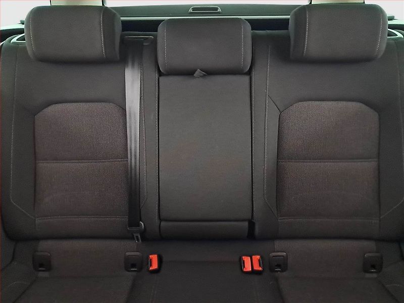 Volkswagen Passat (2018) 2.0 TDI, Automat, Navi - fotka 10 z 20