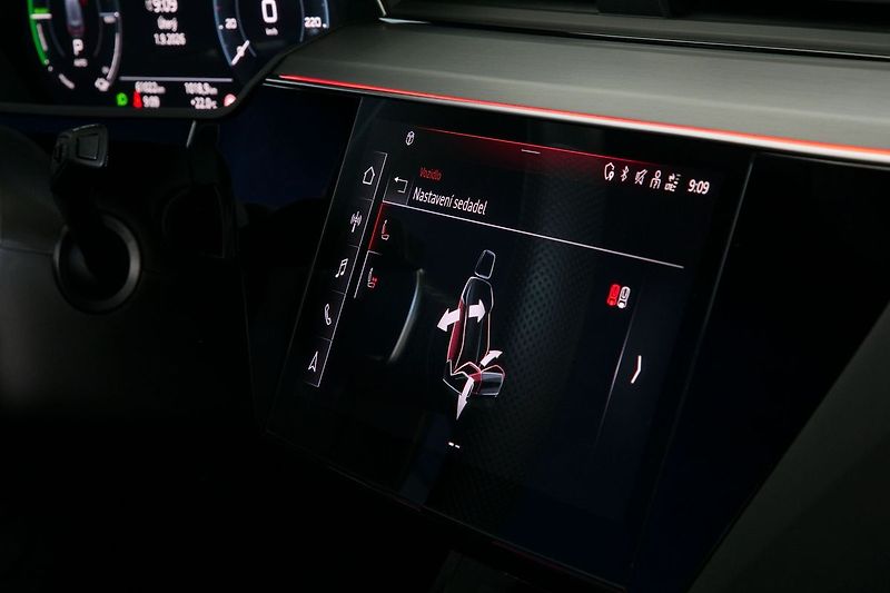 Audi e-tron 55 300kW Matrix Pano NV Tažné - fotka 36 z 47