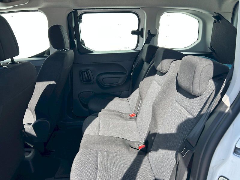 Peugeot Rifter (2022) 1,5 Blue HDI 75kW - fotka 12 z 22