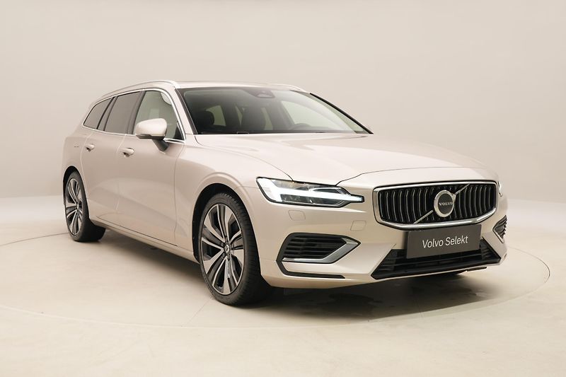 Volvo V60 T6 RECHARGE BRIGHT ULTIMATE CZ - fotka 15 z 65