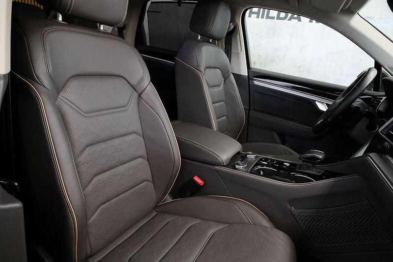 Volkswagen Touareg 3.0TDI 210kW RLine NT TZ ZÁRUK - fotka 16 z 48