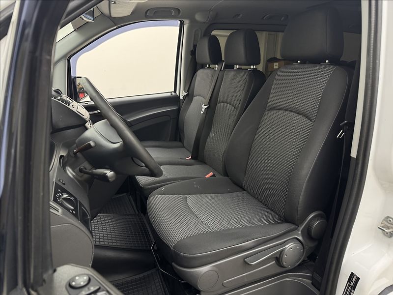 Mercedes-Benz Vito 2,1 CDI AC TAŽNÉ VELKÝ SERVIS - fotka 20 z 30
