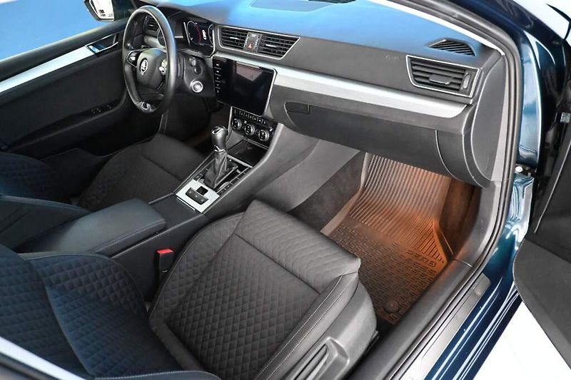 Škoda Superb (2022) 2.0 DSG LED VIRTUAL ACC Kamera - fotka 10 z 36