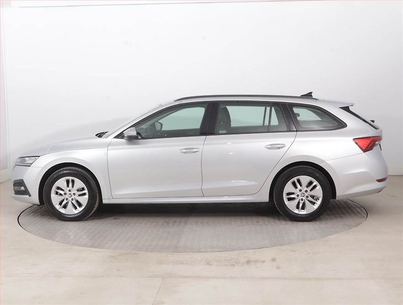 Škoda Octavia (2022) Ambition 2.0 TDI, ČR,1.maj - fotka 3 z 15