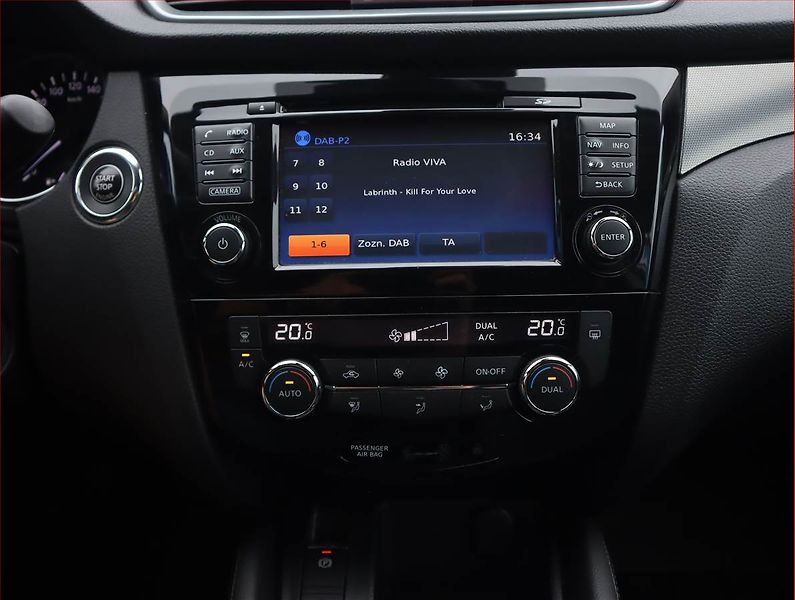 Nissan Qashqai (2018) Tekna 1.2 DIG-T, Serv.kniha - fotka 12 z 22