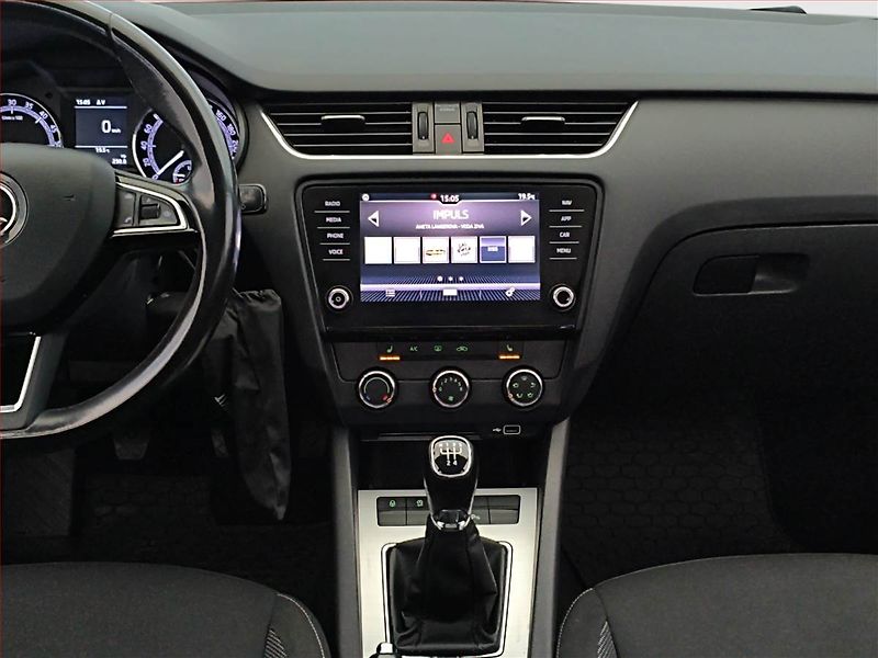 Škoda Octavia (2018) 1.6 TDI, Navi, Tempomat - fotka 12 z 16