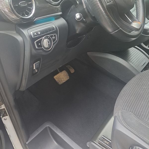 Mercedes-Benz Třídy V (2021) V 300 d, Avantg, L, 1maj.ČR - fotka 7 z 10