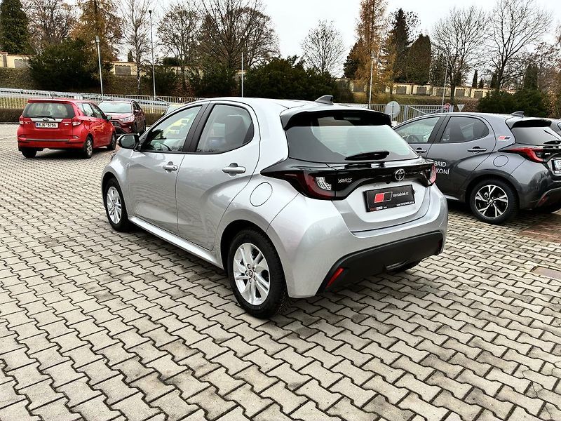 Toyota Yaris 1.5 Hybrid 116 Comfort - fotka 6 z 24