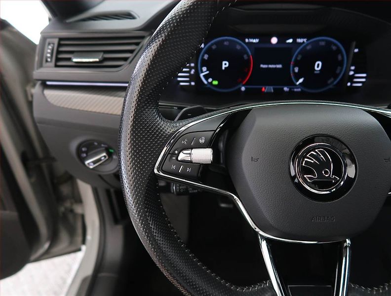 Škoda Superb (2023) Sportline 1.5 TSI, digi klima - fotka 23 z 31