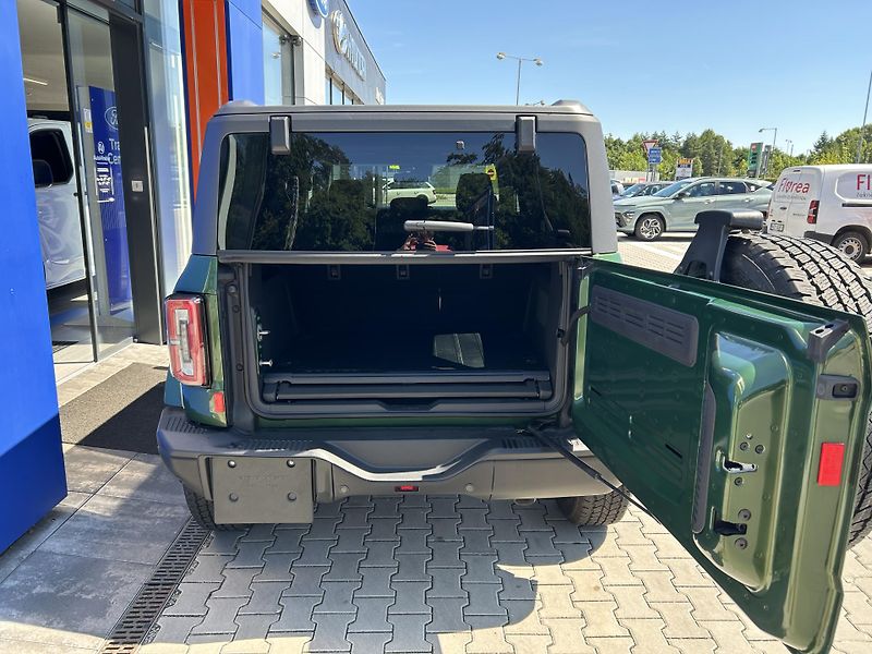 Ford Bronco 2.7 EcoBoost 246kW OUTER BANKS - fotka 9 z 36