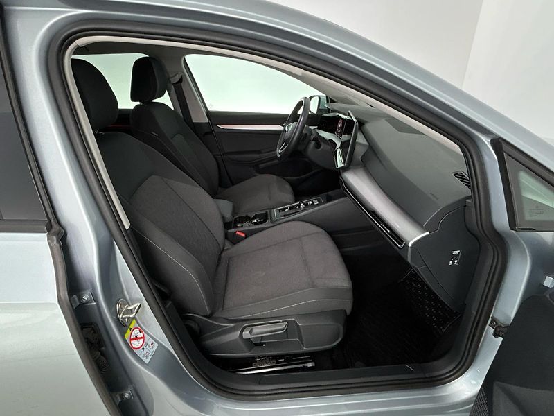 Volkswagen Golf Life DSG - fotka 9 z 29