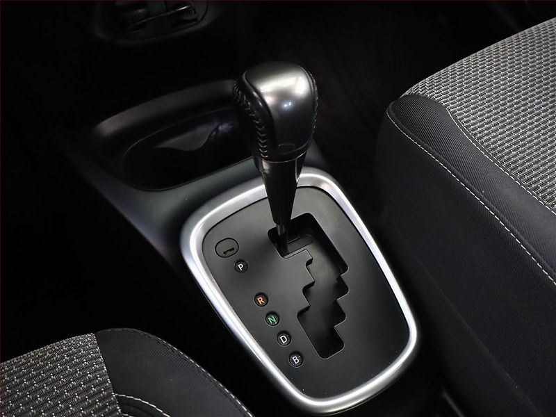 Toyota Yaris (2015) 1.5 Hybrid, Automat, Navi - fotka 11 z 17