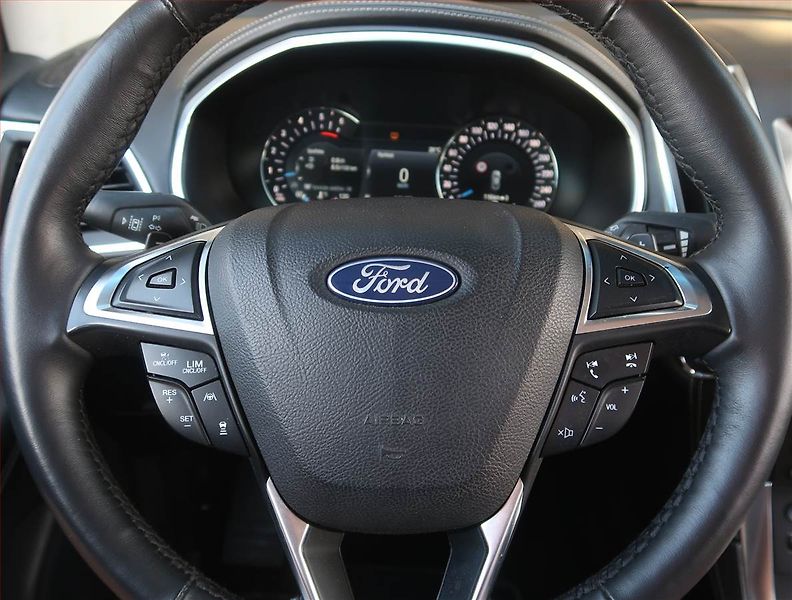 Ford Edge (2019) Vignale 2.0 EcoBlue BiTurbo - fotka 18 z 24