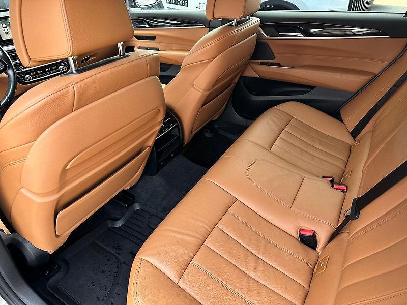 BMW Řada 6 630D GT, HUD, Vzduch, 360° - fotka 8 z 21