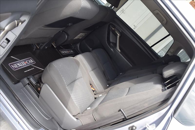 Toyota Verso 1,6 i 97KW NÍZKÉ KM 2XKOLA - fotka 18 z 48