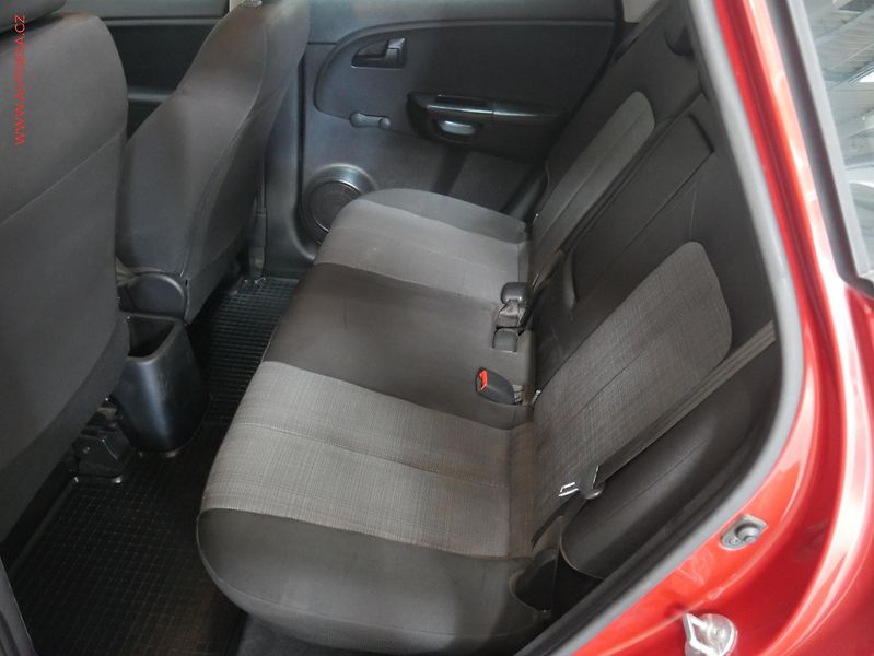 Kia Venga (2013) 1.4i, 2.maj,ČR, AC - fotka 10 z 14