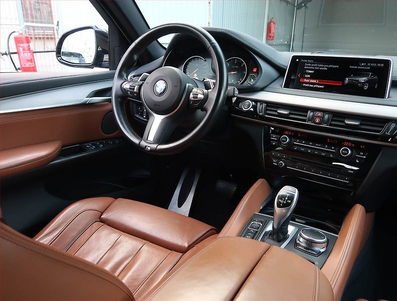 BMW X6 (2018) M Paket xDrive30d - fotka 7 z 23