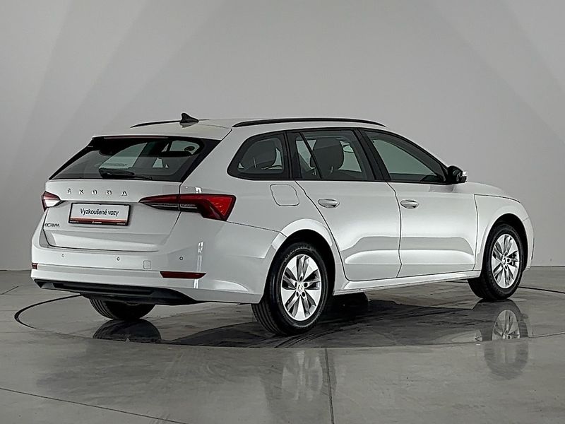 Škoda Octavia Ambition - fotka 2 z 25