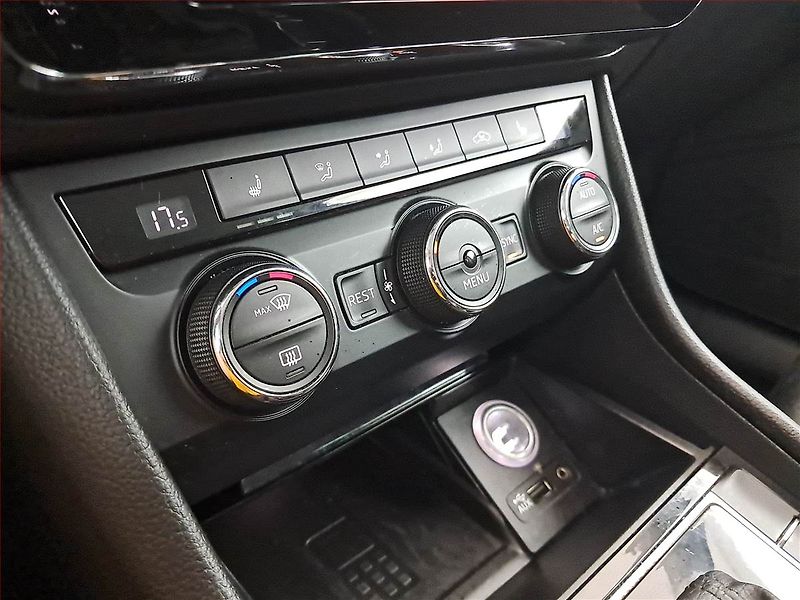 Škoda Superb (2015) Style Plus 1.6 TDI, Automat - fotka 20 z 24