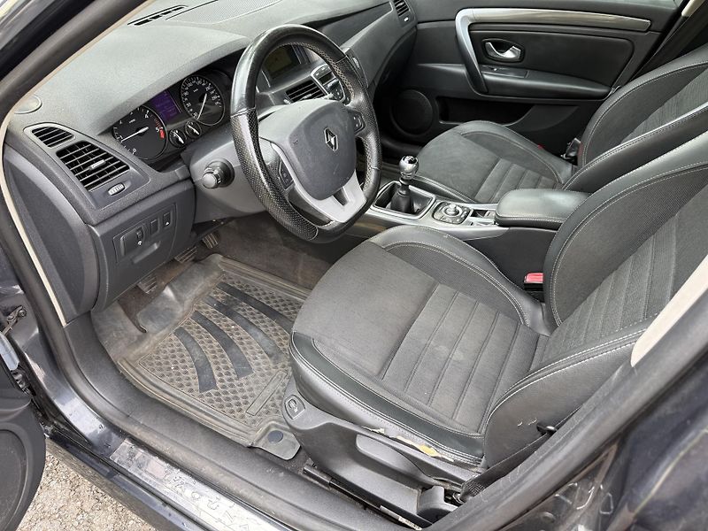 Renault Laguna 2,0dCi TAŽNÉ - fotka 9 z 24