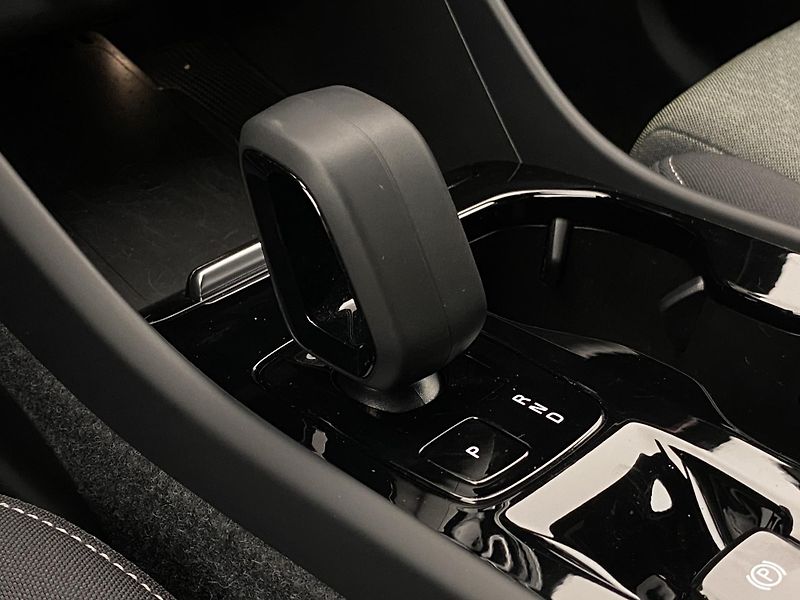Volvo XC40 B4 DARK PLUS AUT  - fotka 28 z 56