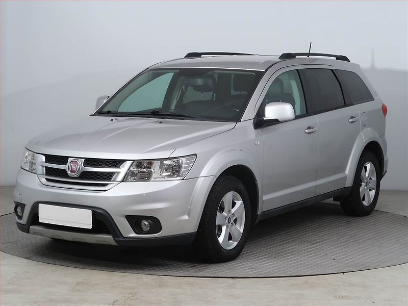 Fiat Freemont (2011) 2.0 MultiJet, 7 míst, Tempomat - fotka 2 z 18